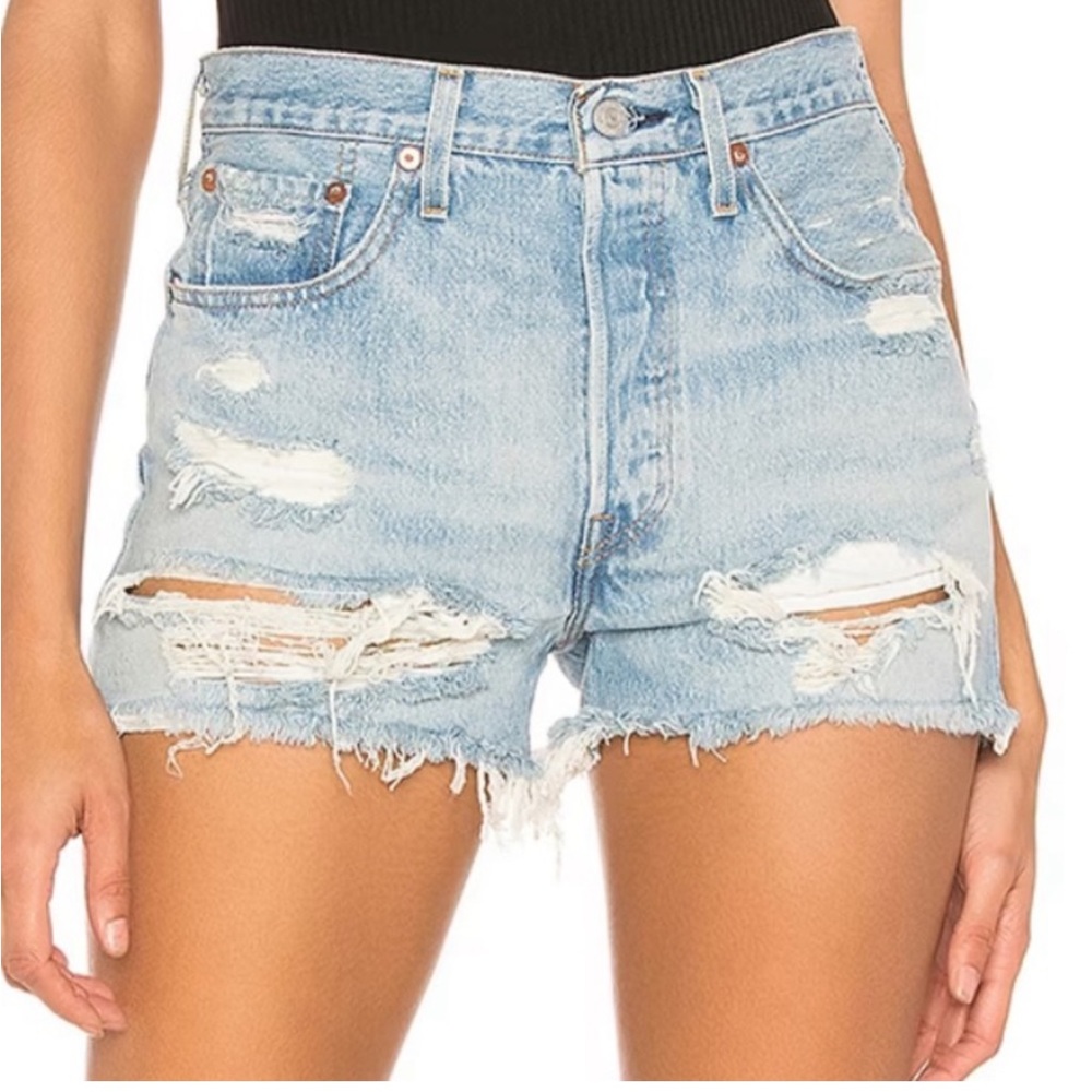 Levi’s 501 distressed denim short size 25